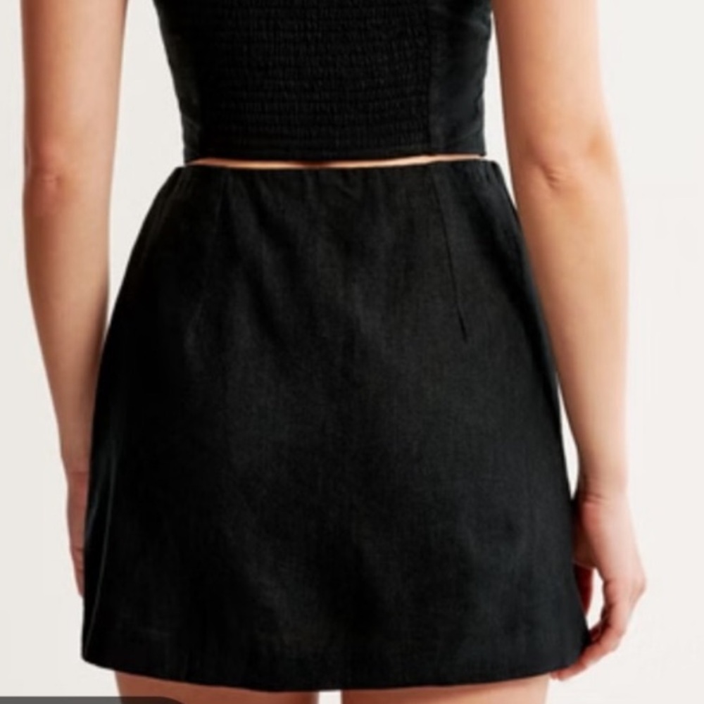 Abercrombie & Fitch Black Linen Blend Wrap Mini Skirt - Picture 2 of 2